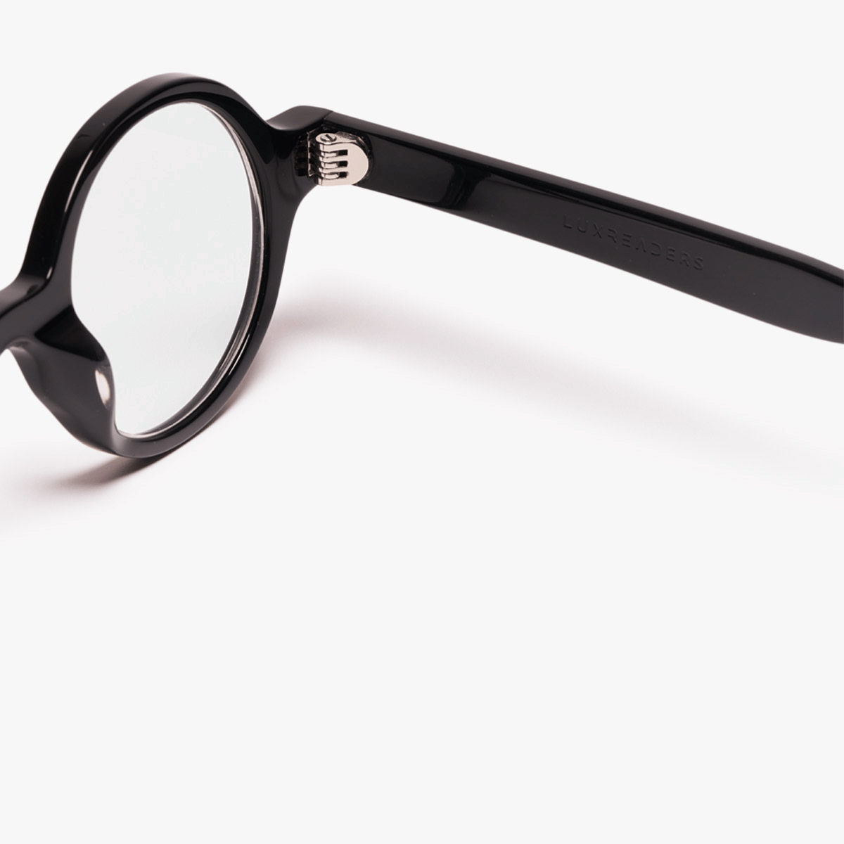 Luxreaders stylish Men's Tórshavn Black Reading glasses. Made from Bio-acetate in a Round shape.