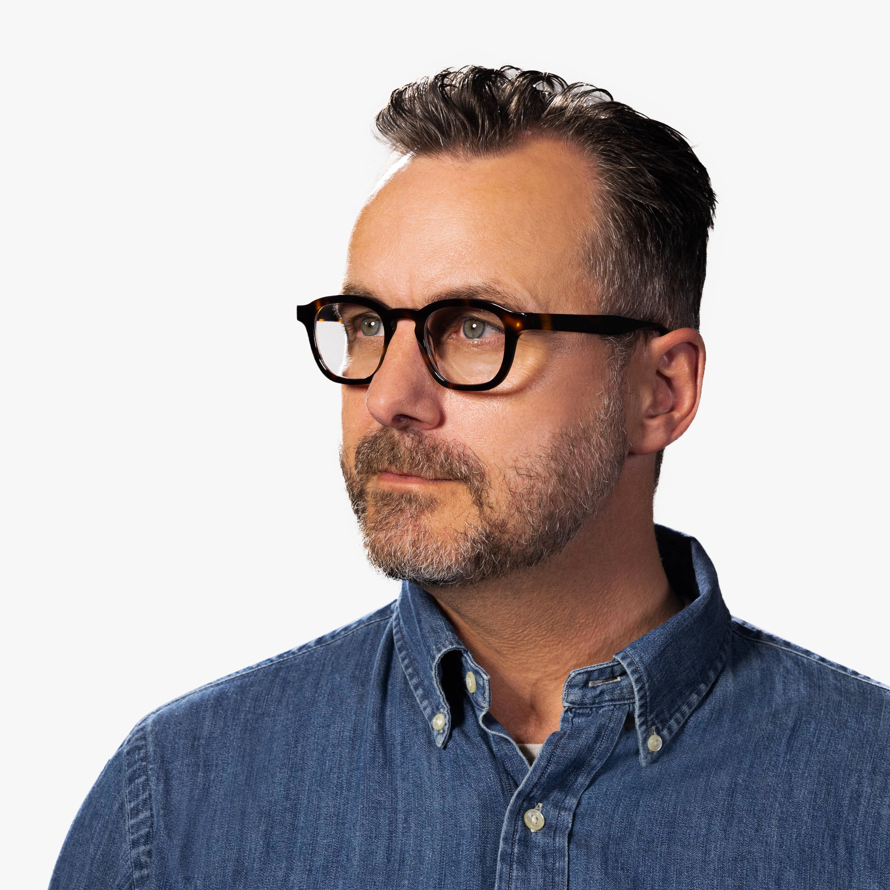 Luxreaders stylish Reykjavik Light Turtle Reading glasses. Made from Bio-acetate in a Square shape.