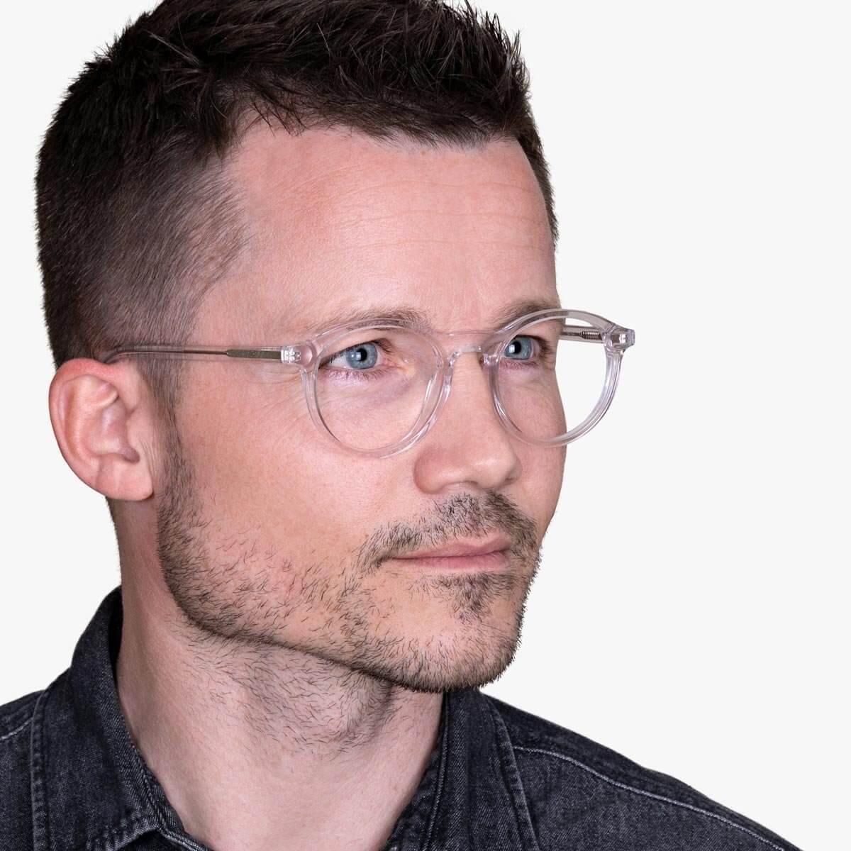 Luxreaders stylish Men's Løkken Crystal White Reading glasses. Made from Acetate in a Round shape.