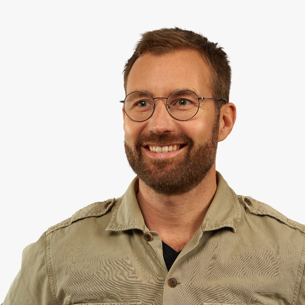 mens-tromso-gun_reading-glasses_male-model-1.jpg?v=1771425085&width=1200